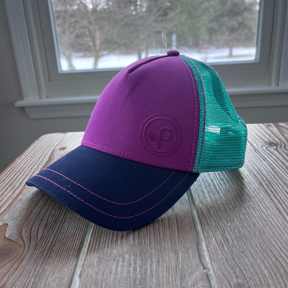 Pistil trucker hat